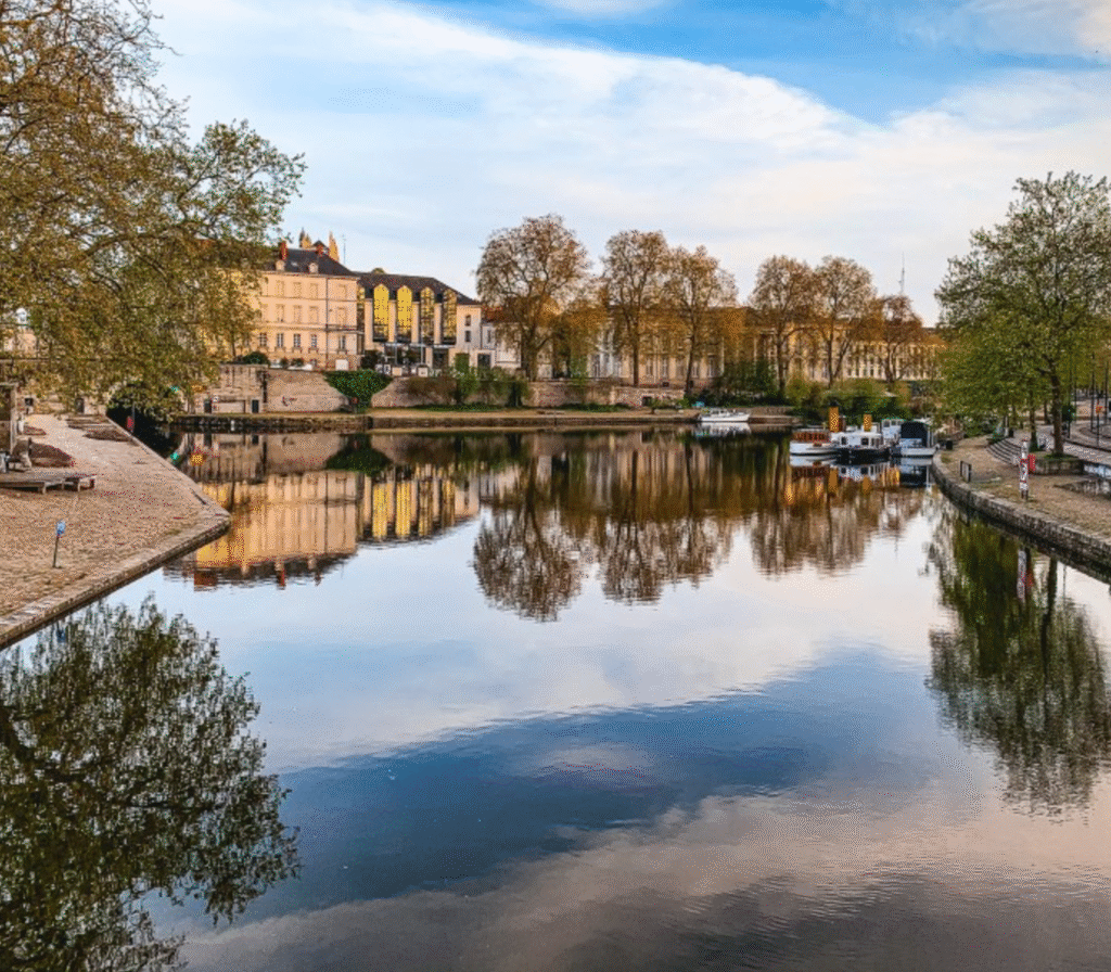 Une femme tombe dans l’Erdre à Nantes, un témoin la sauve