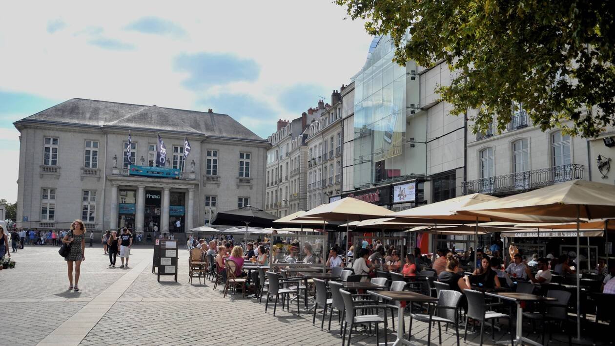  Nantes rend hommage à Dulcie September : histoire et architecture d’une place centrale