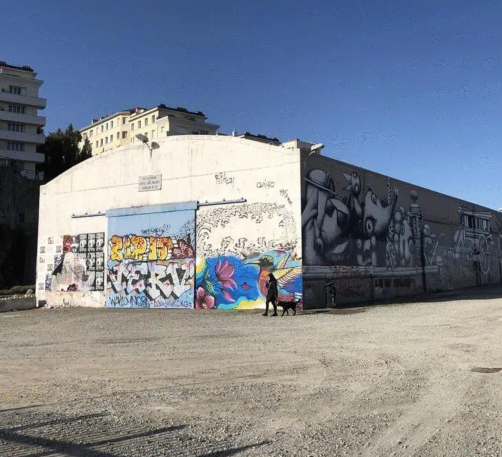 Nantes : une nouvelle vie pour le Hangar 12, au pied de la butte Sainte-Anne