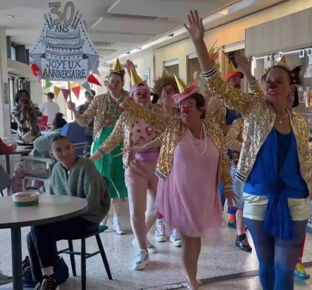Les clowns du Rire Médecin font briller les sourires au CHU de Nantes
