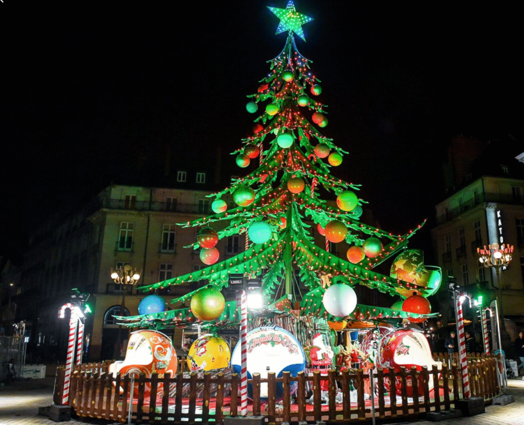 Nantes : le Manège Sapin revient place Graslin pour les fêtes 2025 ( horaires et tarifs)