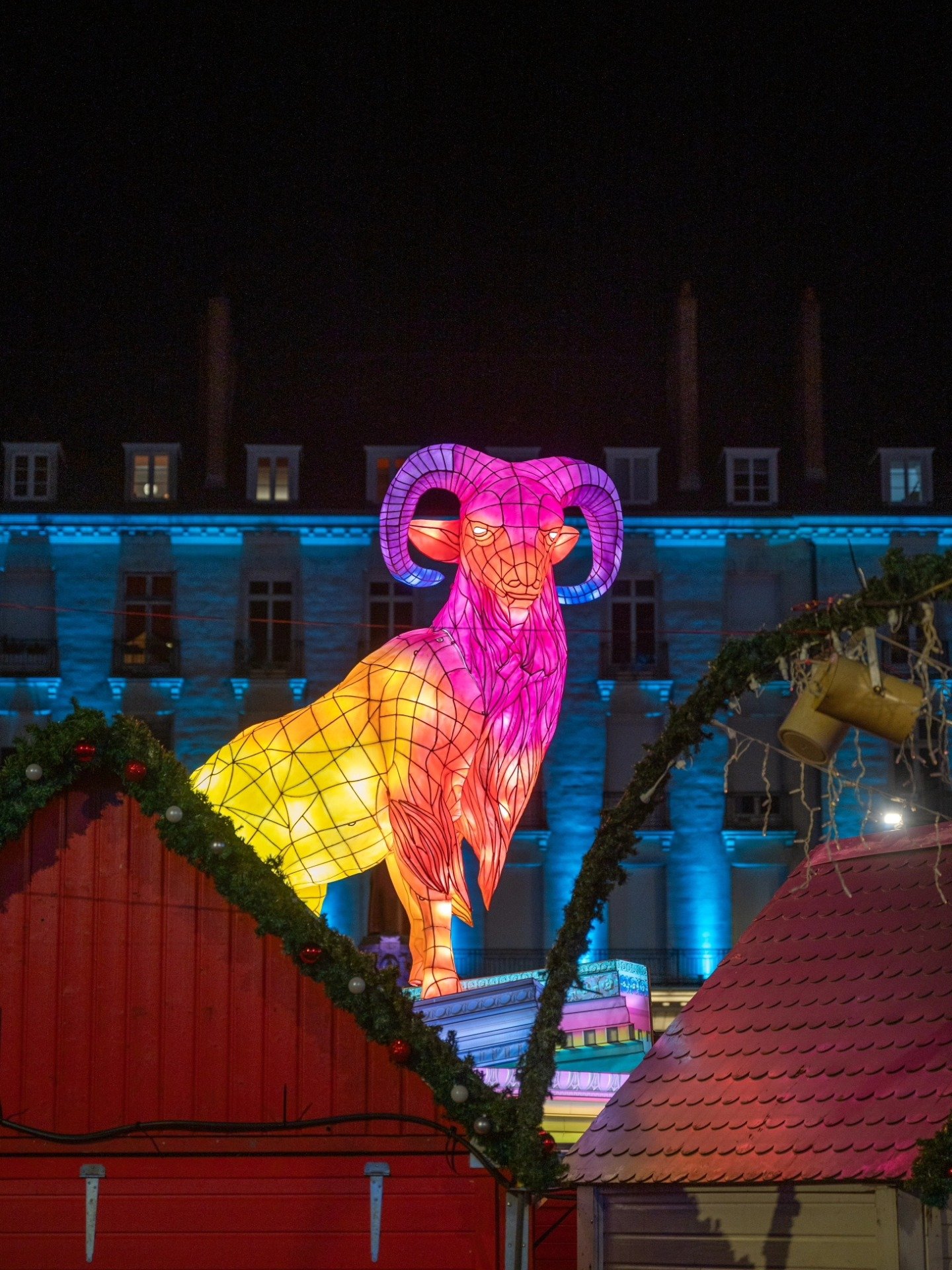 Voyage-en-hiver-5 Illuminations de Noël : 66 rues et 14 places s’illuminent à Nantes cette semaine