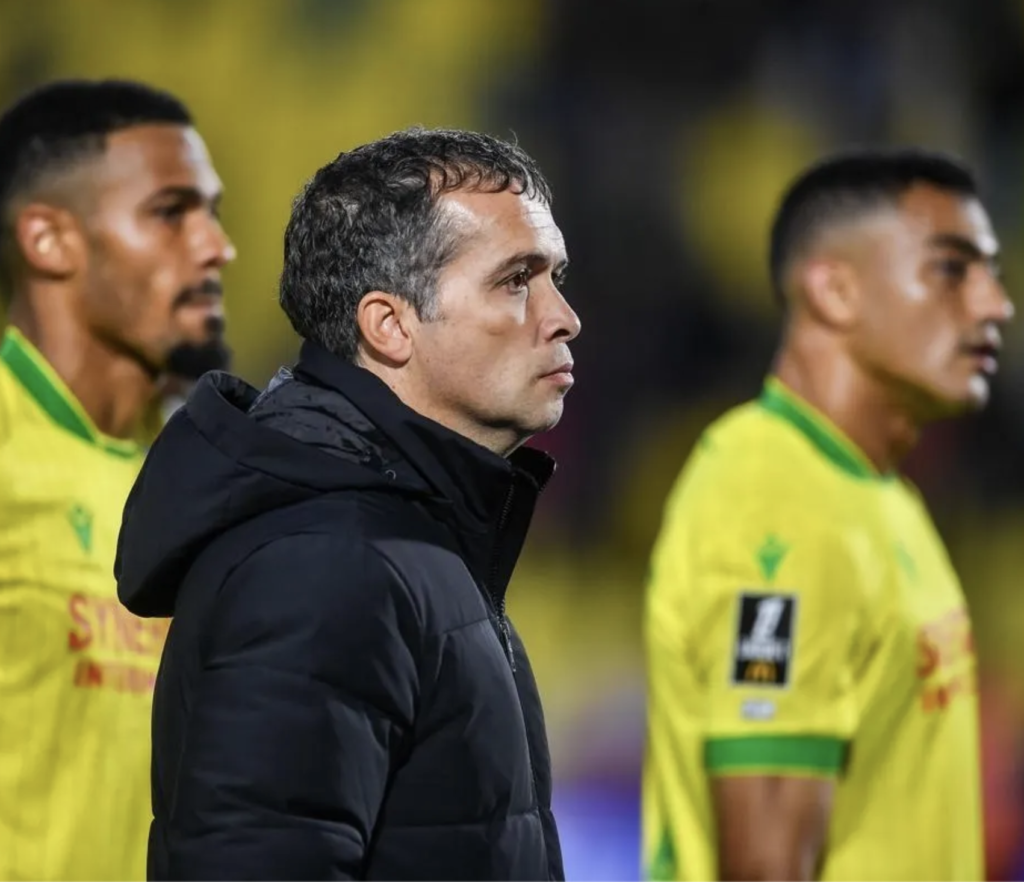 FC Nantes : Luis Castro finalement maintenu, une décision temporaire avant la trêve