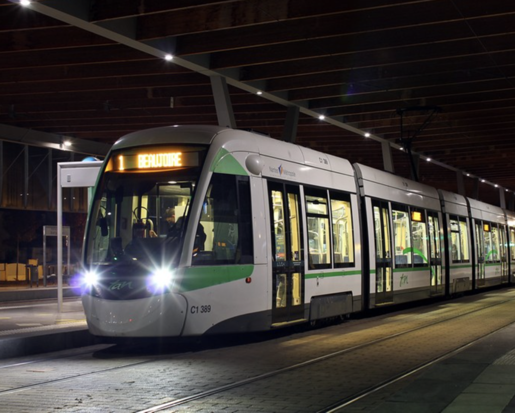 Nantes : tram, bus et Chronobus renforcés avant Noël et pour le réveillon 2025