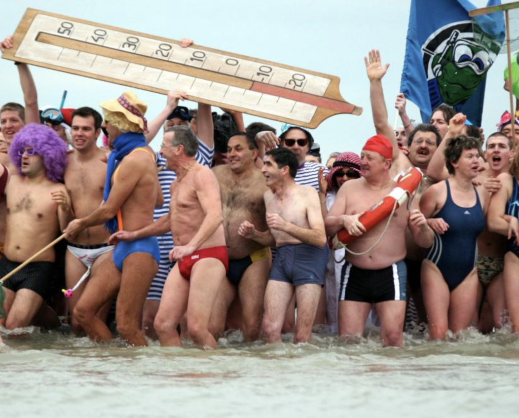 Un bain givré et festif pour démarrer 2026 à Saint Gilles Croix de Vie