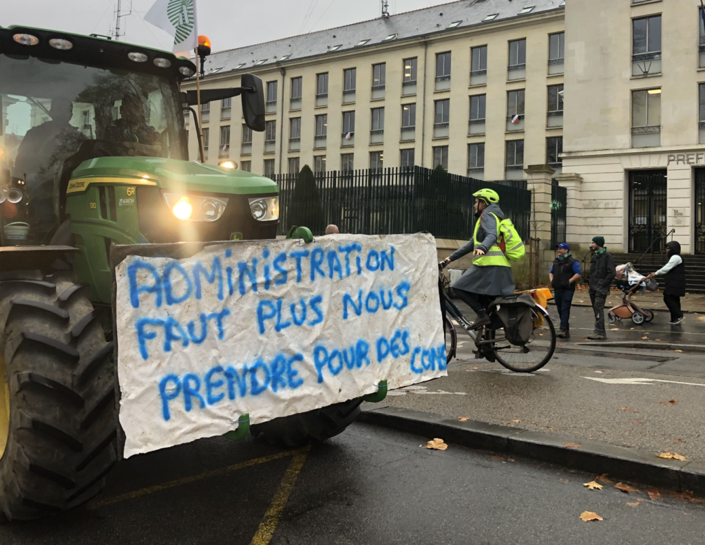 « Concurrence déloyale » : des agriculteurs manifestent à Nantes contre le Mercosur