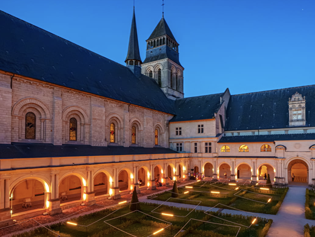 Carnaval de Fontevraud : mascarade, bal masqué et animations le 14 février 2026