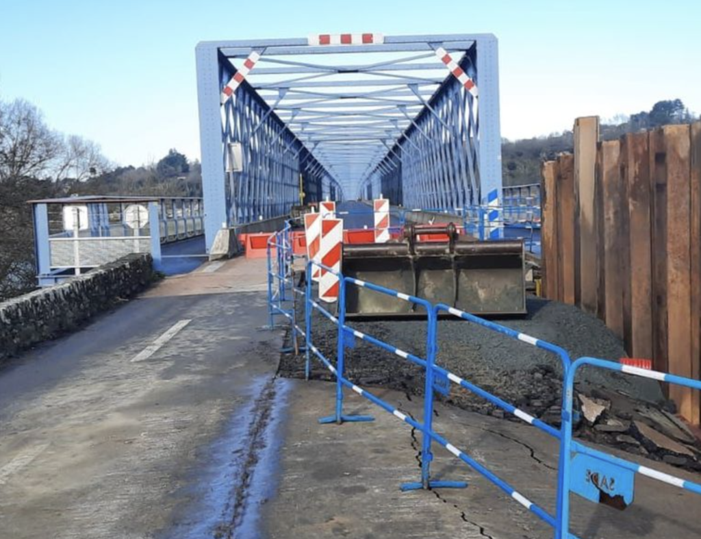 Fermeture totale des ponts de Mauves-sur-Loire après un affaissement de chaussée