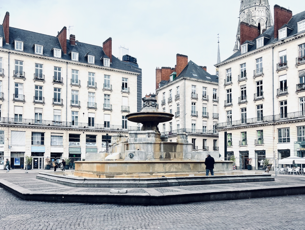 Fontaine de la place Royale à Nantes : pourquoi les statues ont été retirées et quand elles reviendront