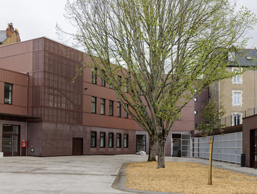 À Nantes, le collège Floreska-Guépin se mobilise pour sept familles à la rue