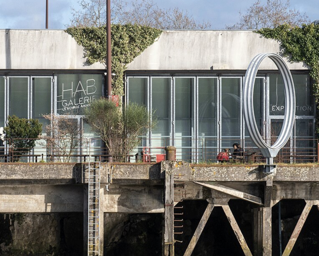HAB Galerie à Nantes : un pôle majeur de l’art contemporain au Parc des Chantiers