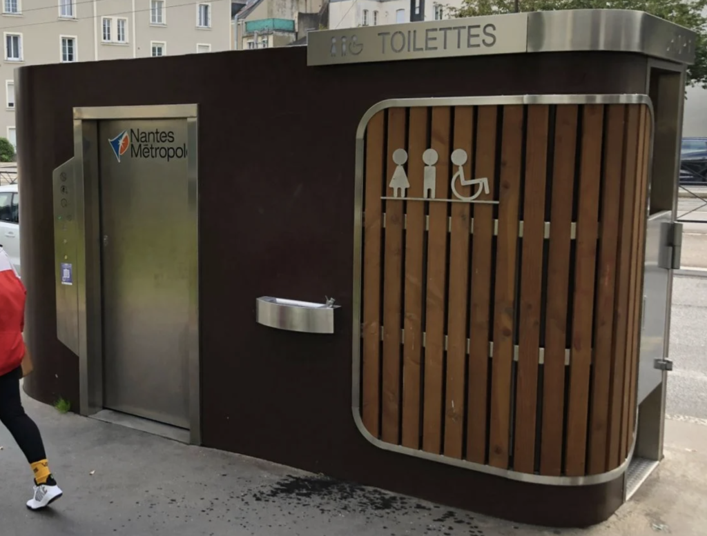 Carte des toilettes publiques à Nantes : où trouver des sanitaires gratuits en ville