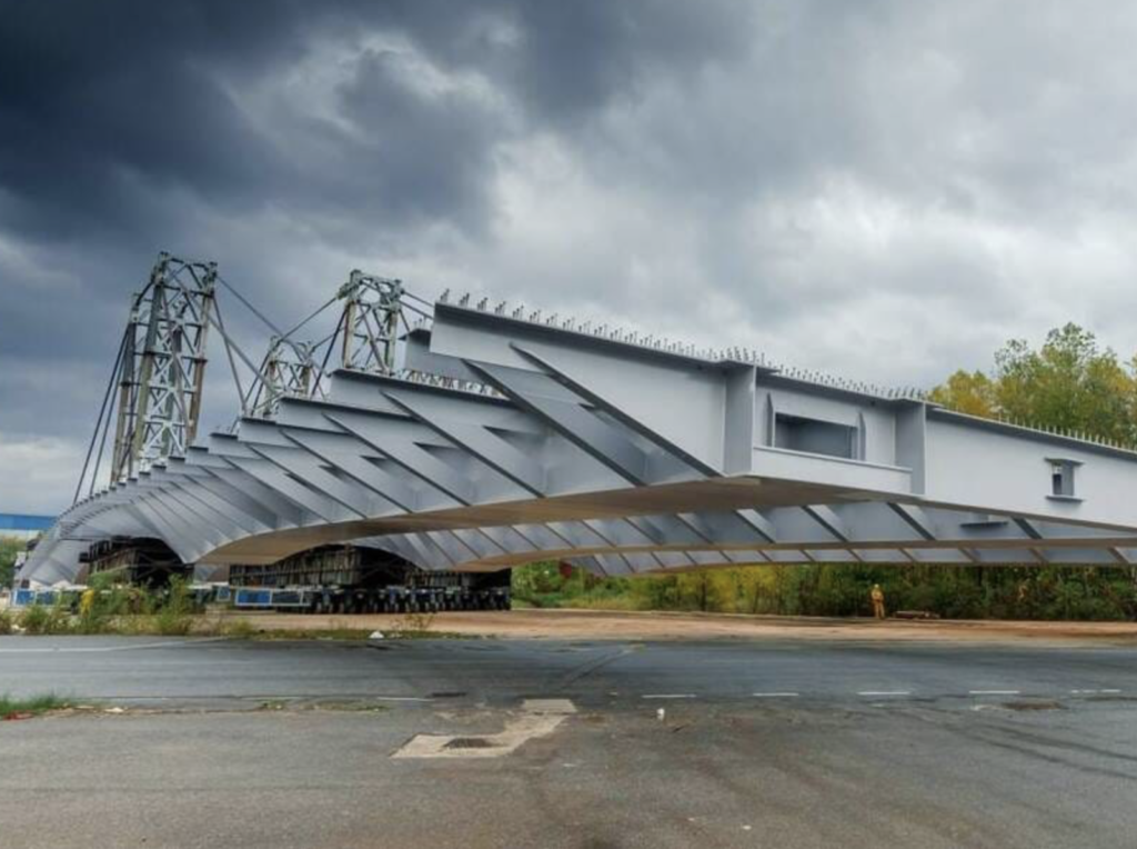 Pont Anne-de-Bretagne à Nantes : l’arrivée du tablier se précise après un long périple maritime