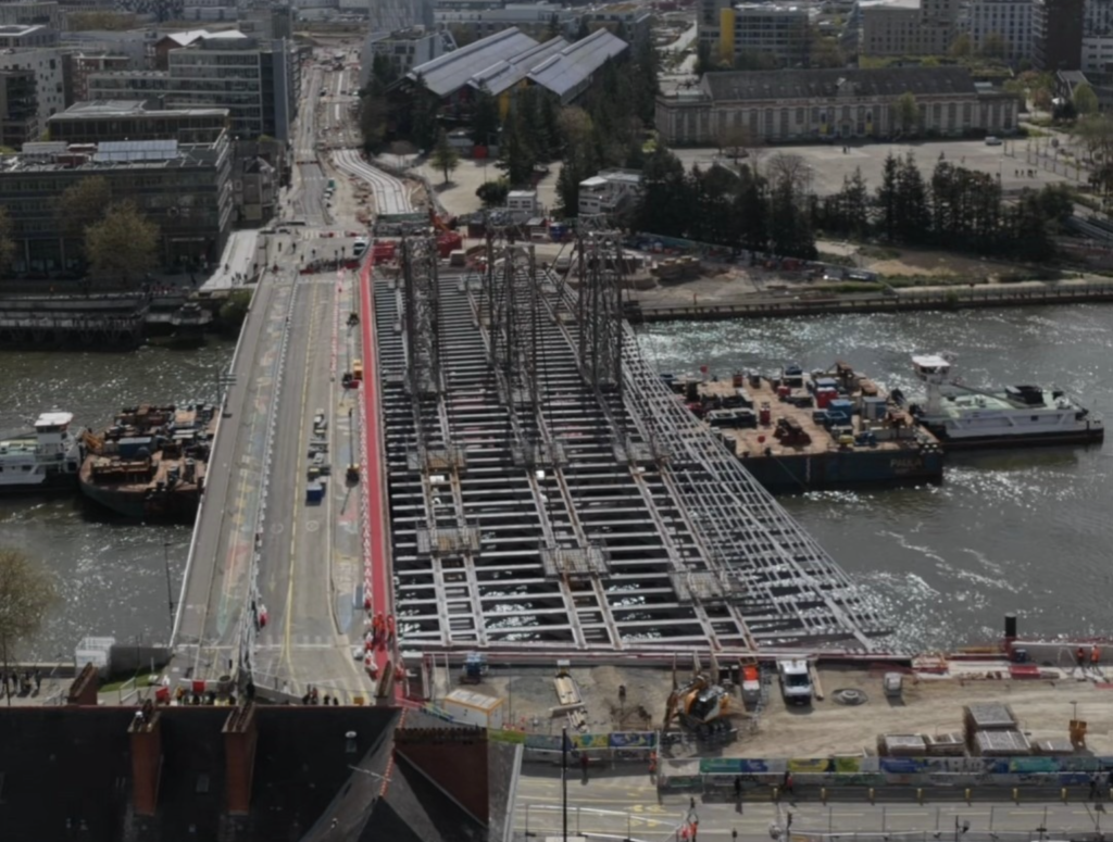 Pont Anne-de-Bretagne à Nantes : le tablier géant désormais installé, le chantier entre dans une nouvelle phase