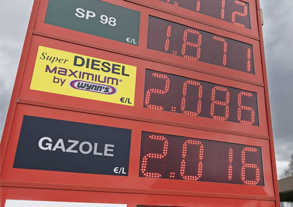 Hausse du carburant : le Département de Loire-Atlantique alerte sur la situation des aides à domicile