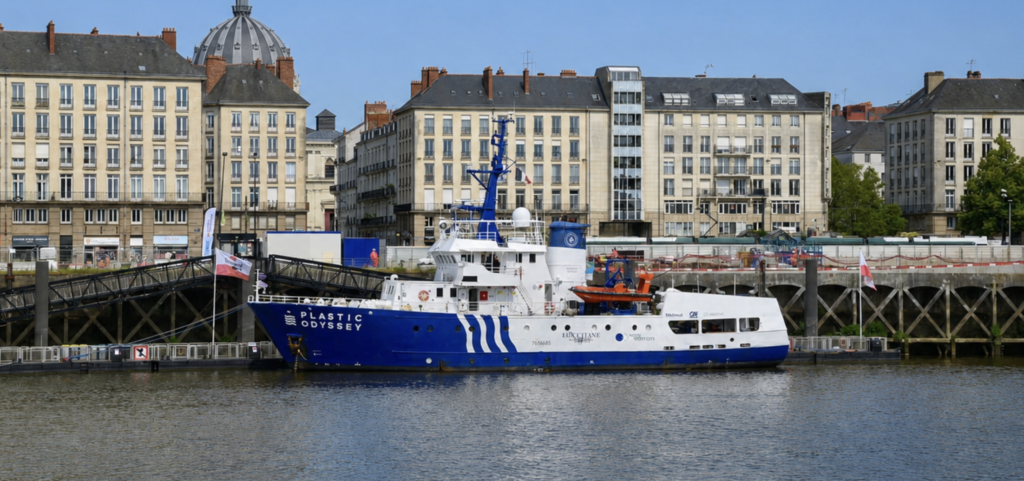 Plastic Odyssey fait escale à Nantes pour sensibiliser à la pollution plastique