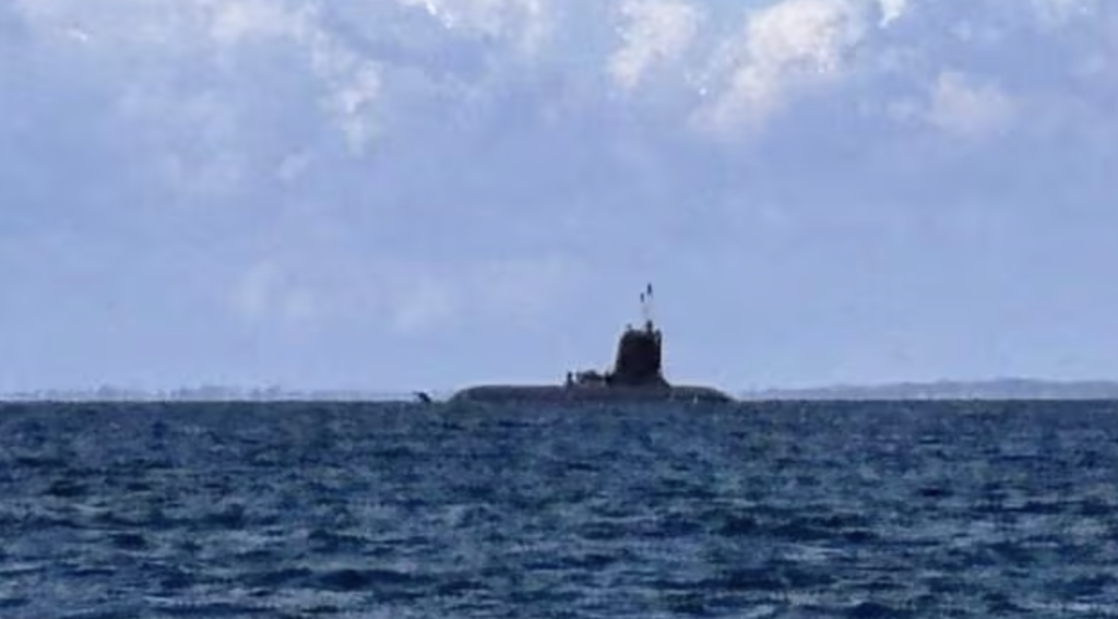 Un sous-marin français aperçu par un plaisancier au large de l’île de Groi