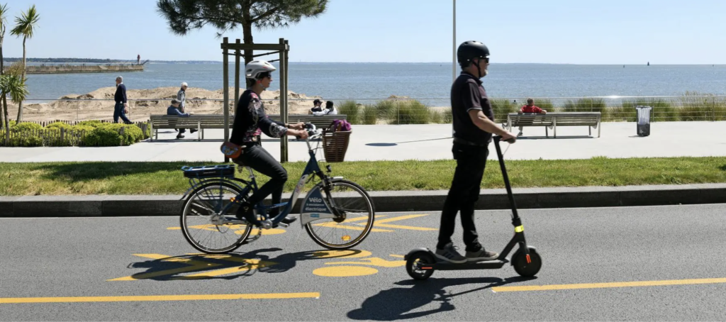 À Saint-Nazaire, les cyclistes réclament une vraie piste dédiée sur le front de mer
