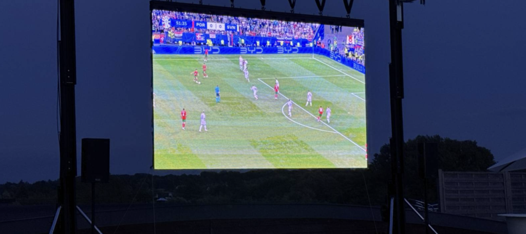 Coupe du monde 2026 à Nantes : la droite réclame une fan zone pour tous les matches des Bleus