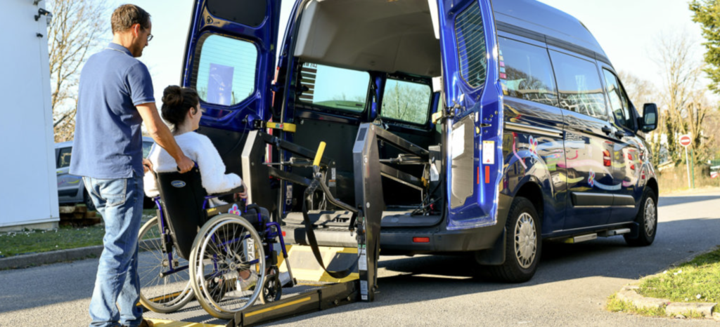 Transport des élèves handicapés en Loire-Atlantique : familles et salariés mobilisés autour de Titi Floris