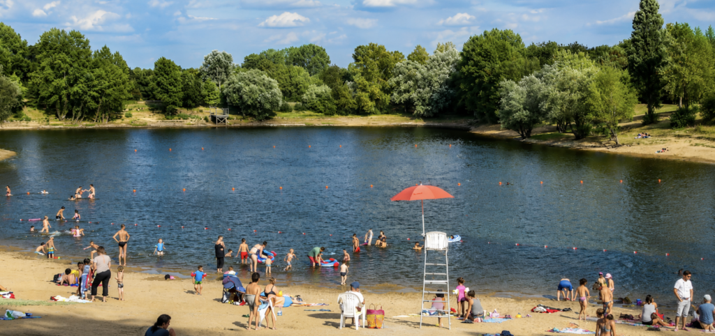À 30 kilomètres de Nantes, le plan d’eau du Chêne offre une escapade familiale au bord de l’eau