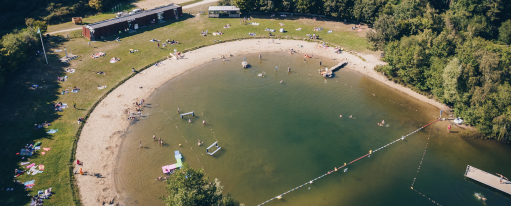 Près de Nantes, l’alerte aux cyanobactéries est levée à la plage de la Roche-Ballue