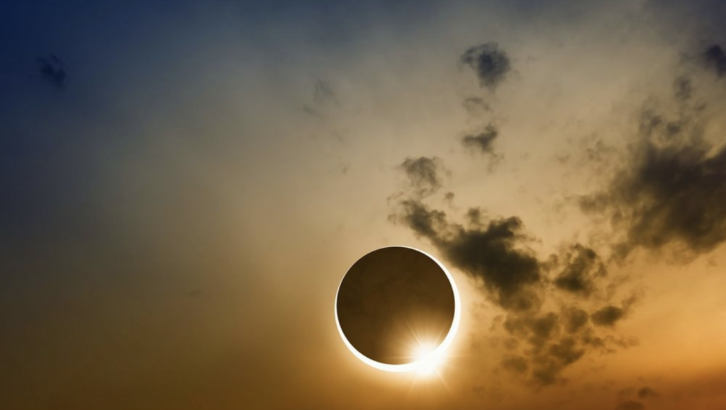 Éclipse solaire du 12 août : où l’observer près de Nantes et comment en profiter en toute sécurité