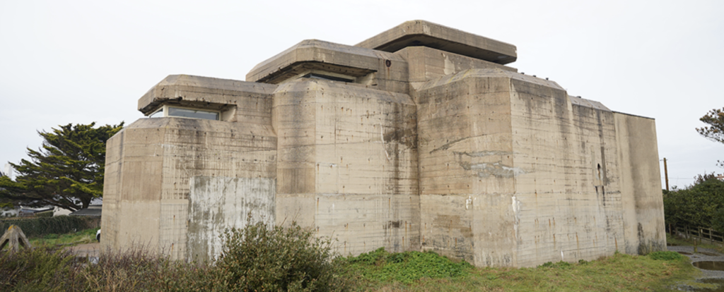 À Batz-sur-Mer, ce bunker géant a été camouflé en villa pendant la Seconde Guerre mondiale