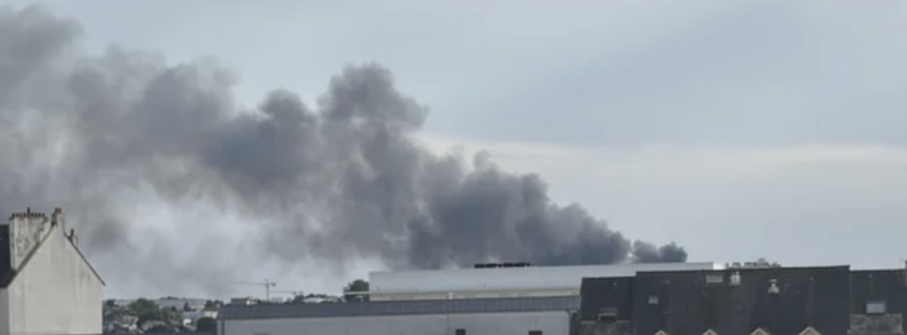 Nantes : un incendie de maison route de Saint-Herblain menace un immeuble voisin