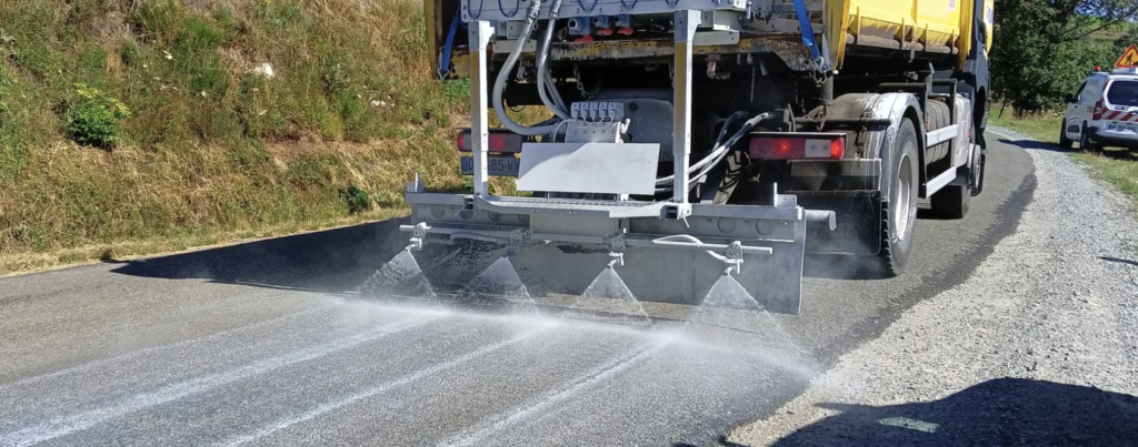 Routes dégradées en Loire-Atlantique : après les pluies et la canicule, le Département doit intervenir vite