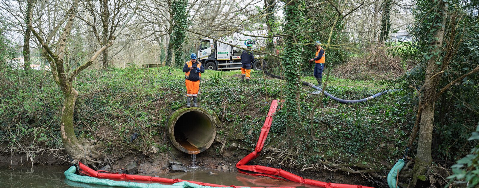 Opérations de lutte contre la pollution de l’Yon à La Roche-sur-Yon