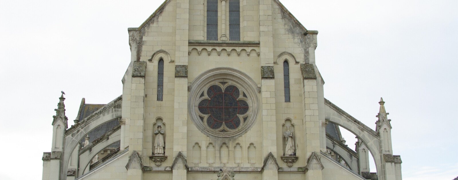 Façade de l’église Saint-Martin de Mouzillon
