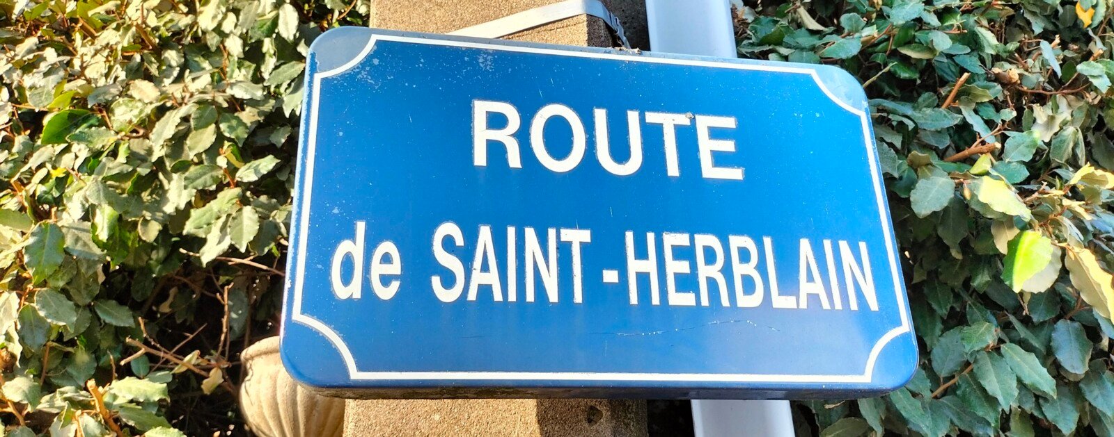 Plaque de la route de Saint-Herblain à Nantes