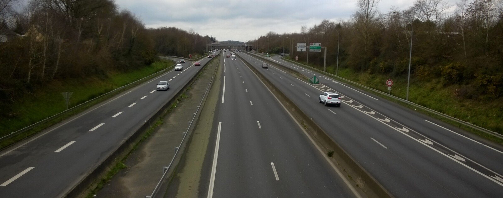 Périphérique de Nantes photographié depuis un pont