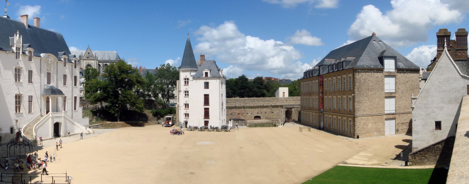 Cour du Château des ducs de Bretagne à Nantes