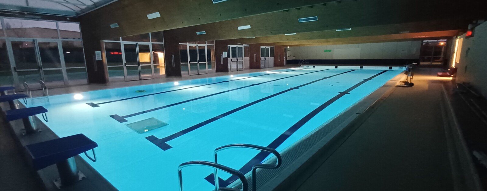 Bassin de la piscine municipale de la Cholière à Orvault
