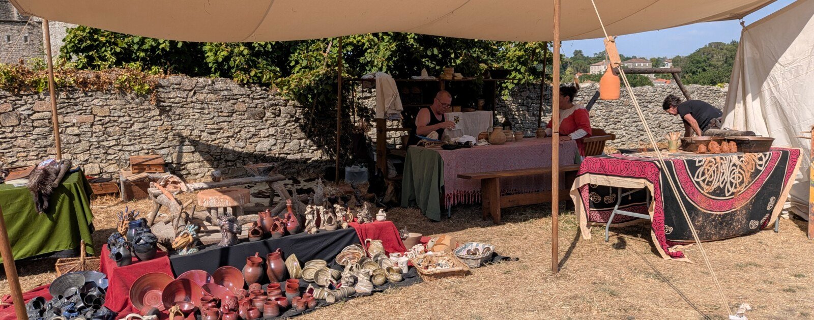 Artisan potier au travail à Clisson en Loire-Atlantique