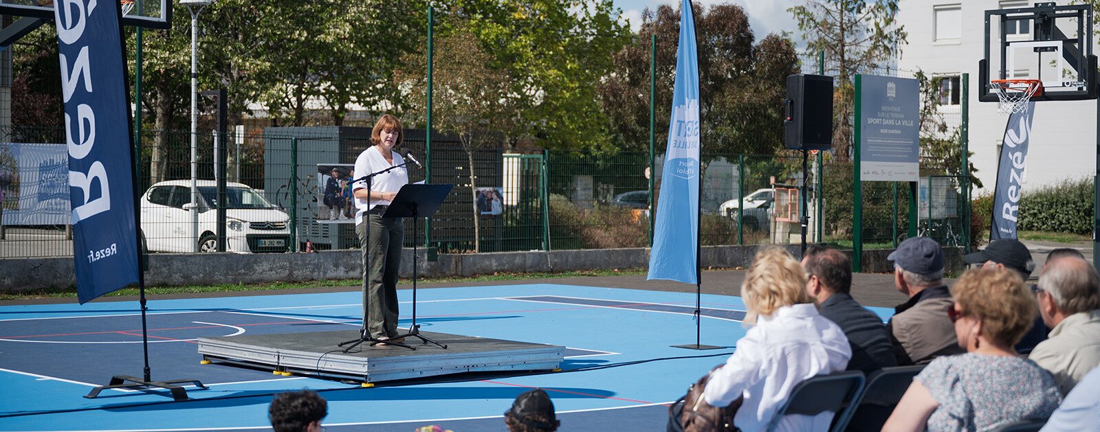 Terrain de basket rénové de Château-Sud à Rezé lors de son inauguration