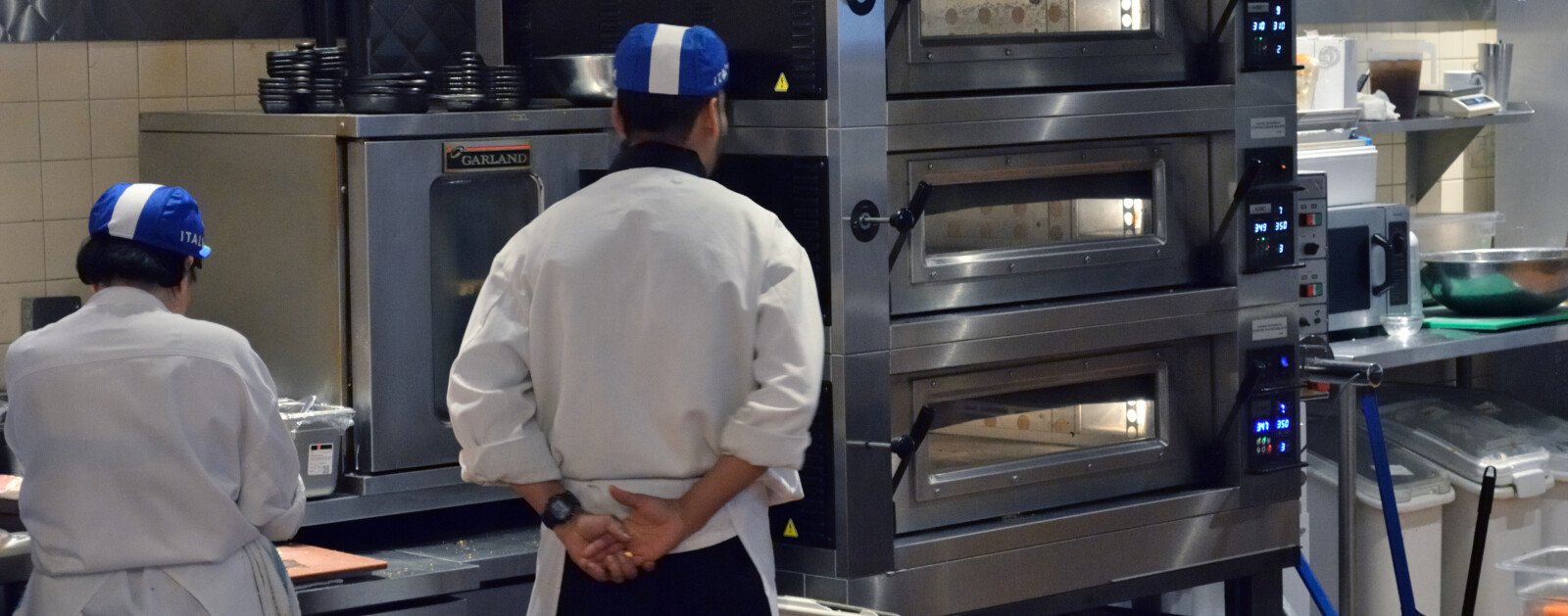Photo d’illustration d’une cuisine professionnelle équipée en inox