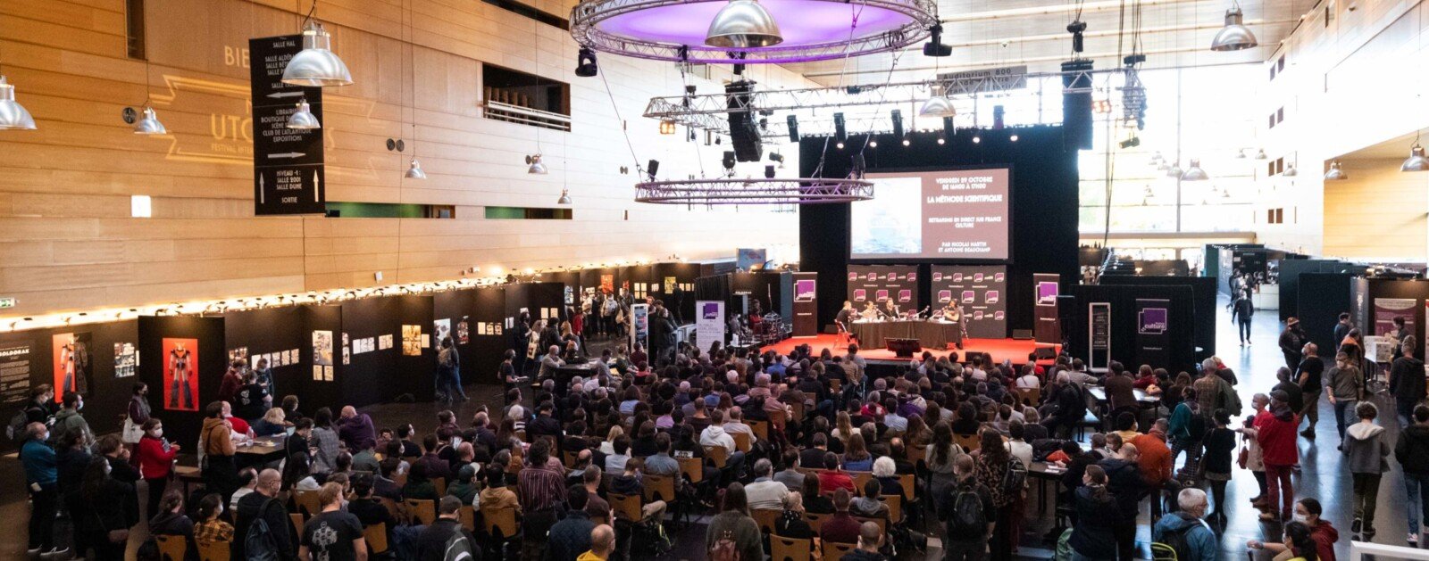 Public des Utopiales à la Cité des Congrès de Nantes