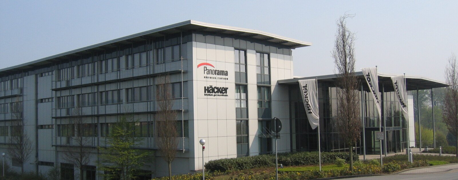 Bâtiment de Häcker Küchen à Rödinghausen, en Allemagne, photographié en 2009.