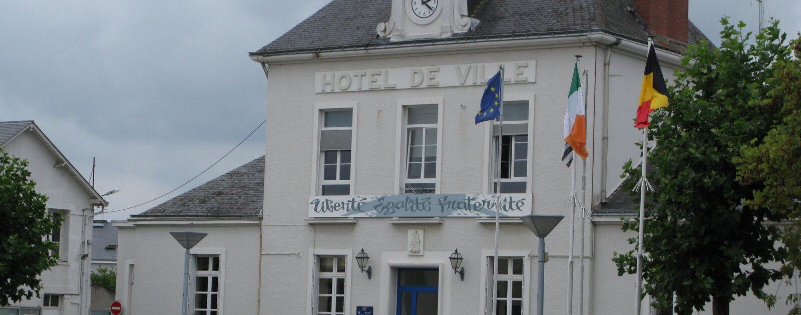 Façade de l'hôtel de ville de Couëron en Loire-Atlantique