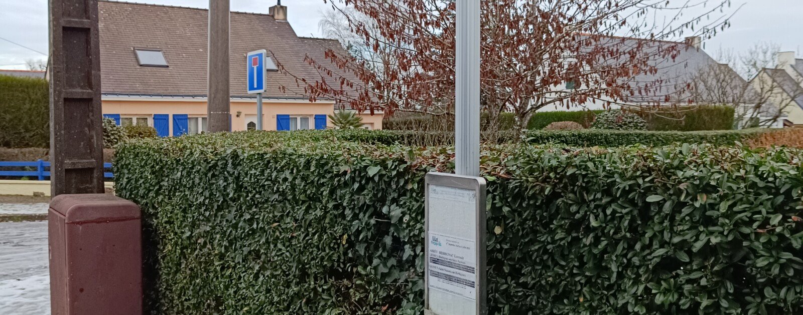 Arrêt de transport public Lila Presqu'île à Herbignac, dont la mobilité des jeunes figure au programme du dialogue municipal