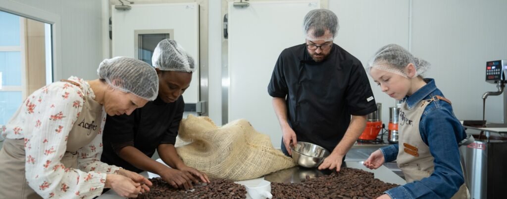 Île de Nantes : Acaoyer ouvre sa chocolaterie et fabrique ses tablettes directement depuis la fève