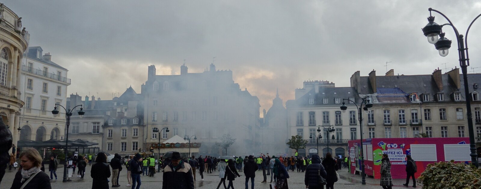 Manifestation des Gilets jaunes à Rennes le 19 janvier 2019, gaz lacrymogène, photo d'archive d'Abujoy sous CC BY 4.0