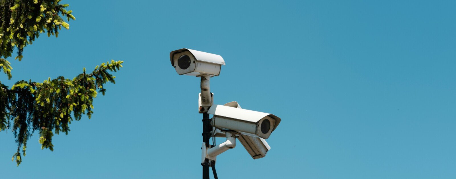 Caméra de vidéoprotection sur l'espace public, photo d'illustration