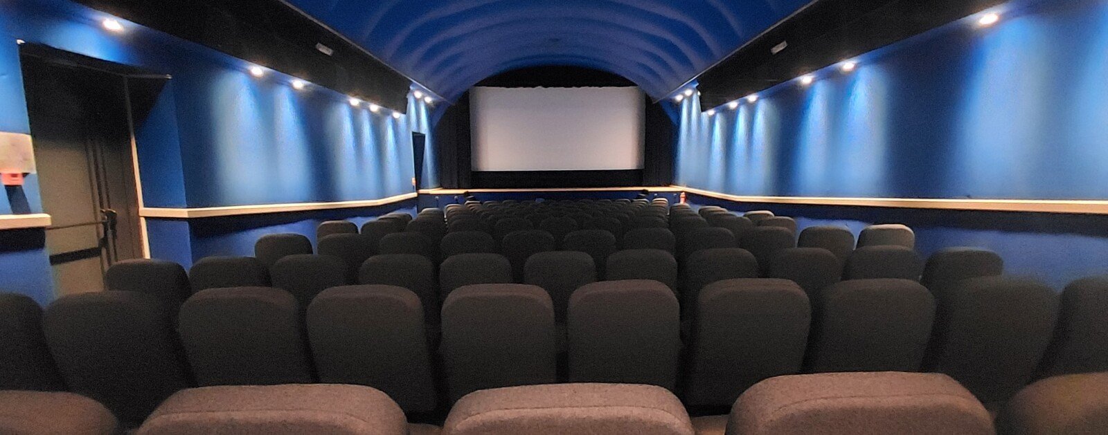 Photographie réelle de la salle du cinéma Atlantic à La Turballe où se tient le festival Rêves d'Enfances