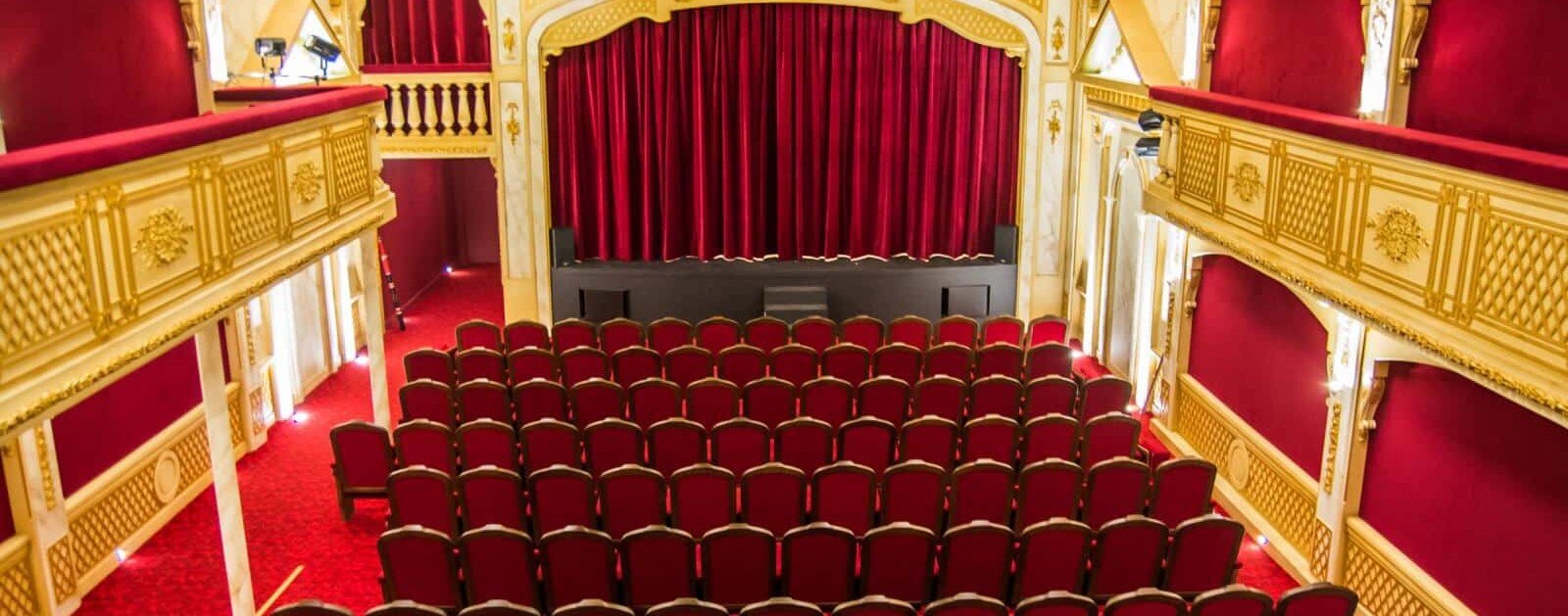 Salle du Théâtre 100 Noms au Hangar à Bananes à Nantes