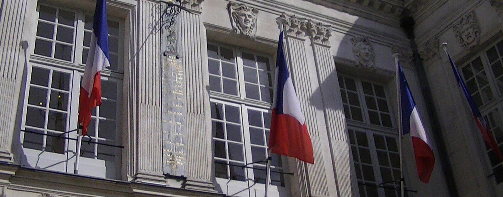 Façade de l'hôtel de ville de Nantes, photo Adam Bishop, Wikimedia Commons, CC BY-SA 3.0