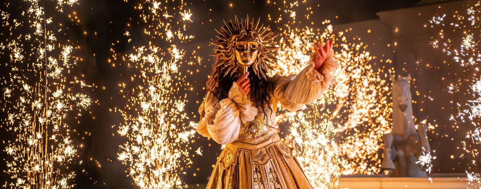 Visuel officiel du spectacle Le Rêve de Louis XIV du Puy du Fou, annoncé pour 2027